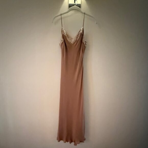 Anne Klein Dresses & Skirts - Anne Klein Taupe Slip Dress & Matching Shawl - Size 4